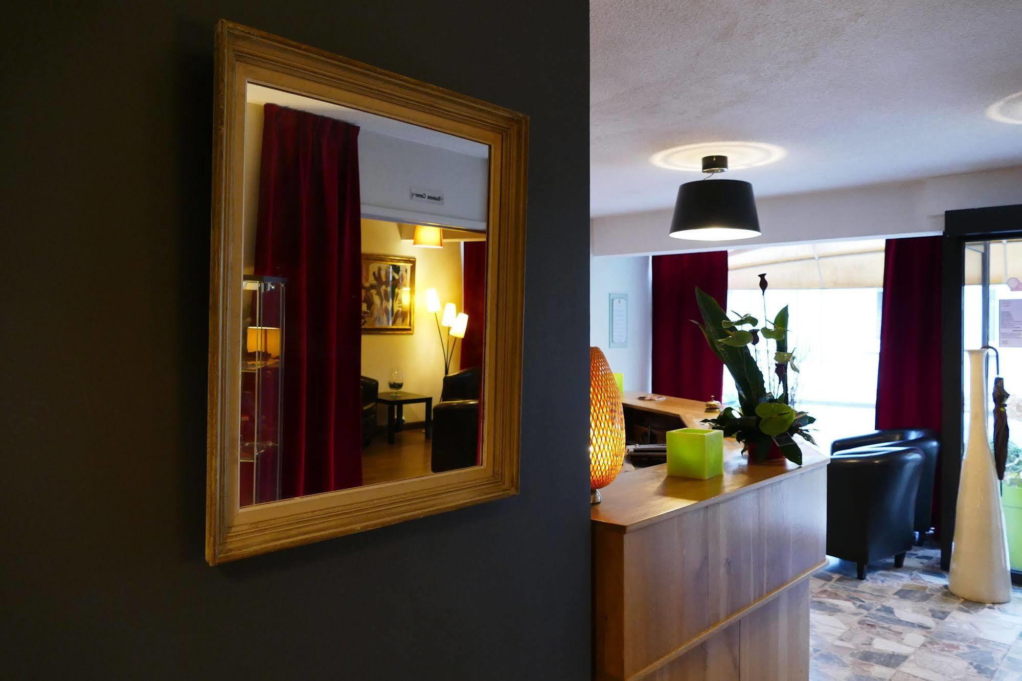 Logis Hotel Epi D'Or Angoulême Екстериор снимка